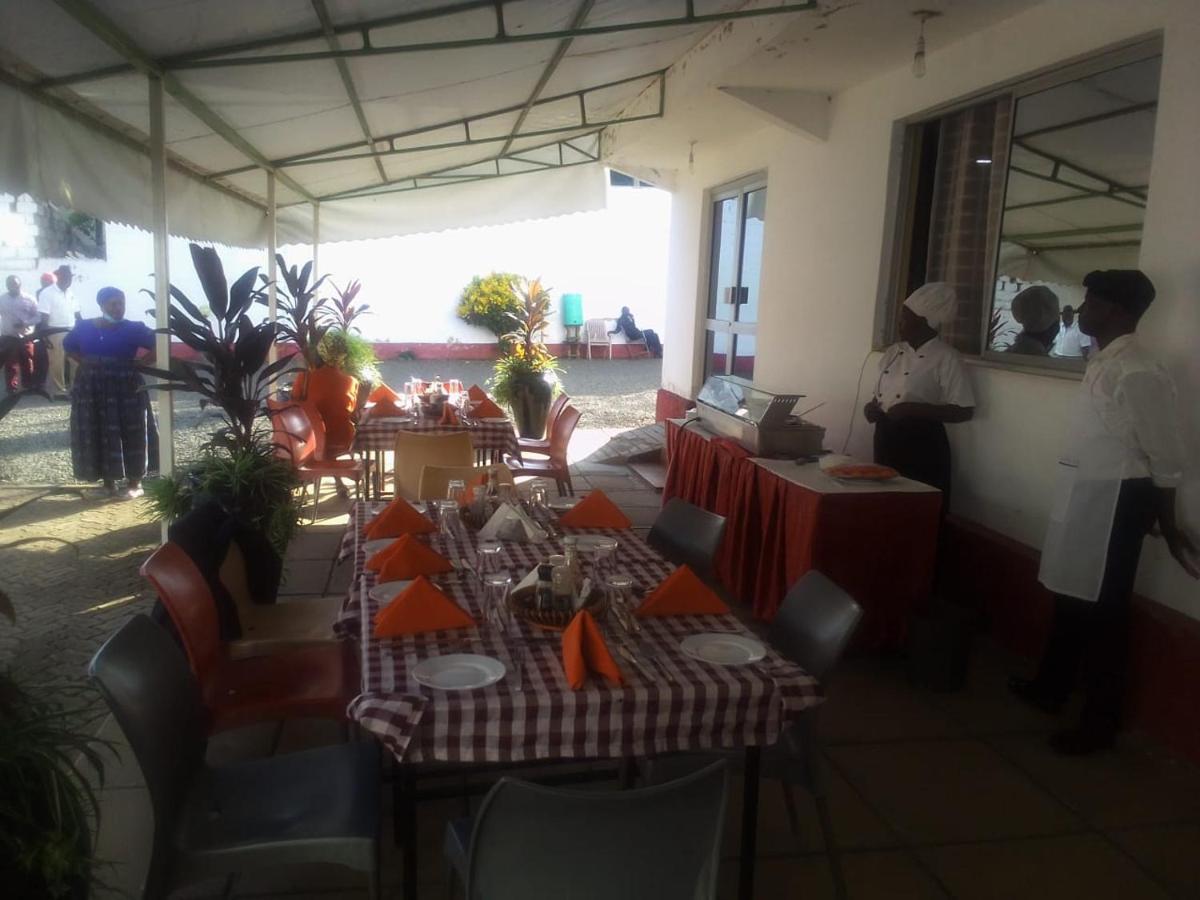 Melvic Hotel Kisumu Buitenkant foto