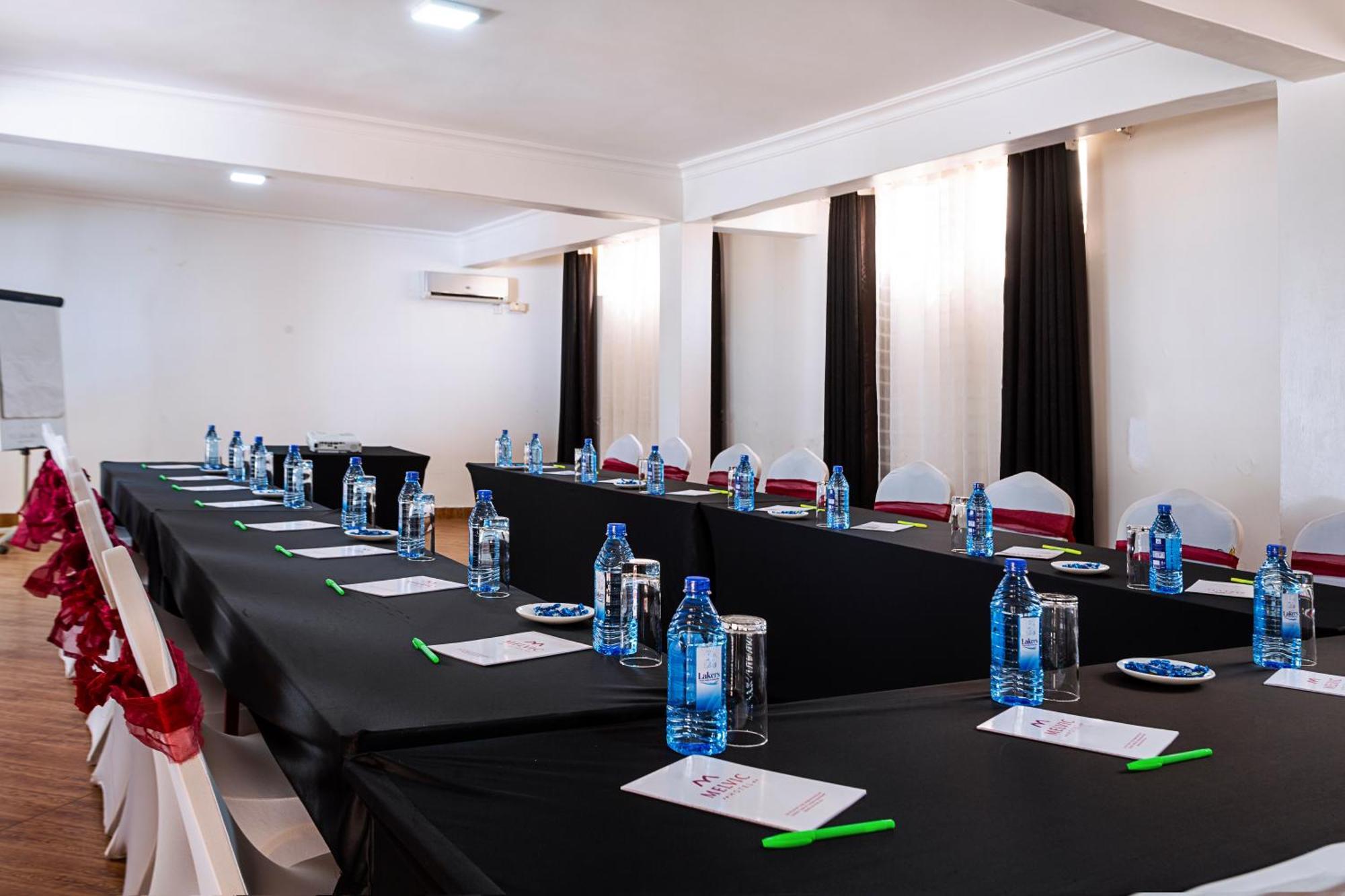 Melvic Hotel Kisumu Buitenkant foto