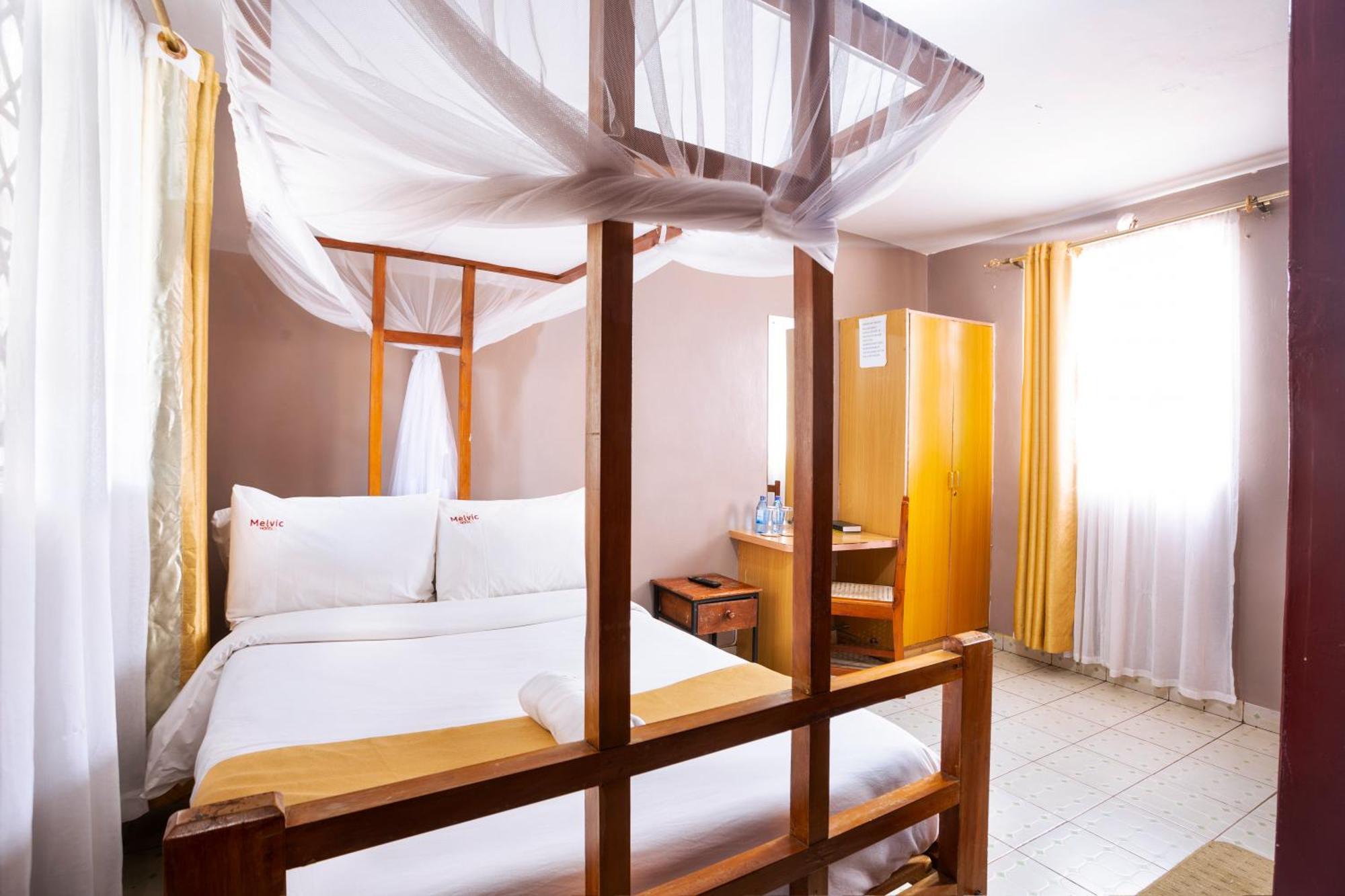 Melvic Hotel Kisumu Buitenkant foto