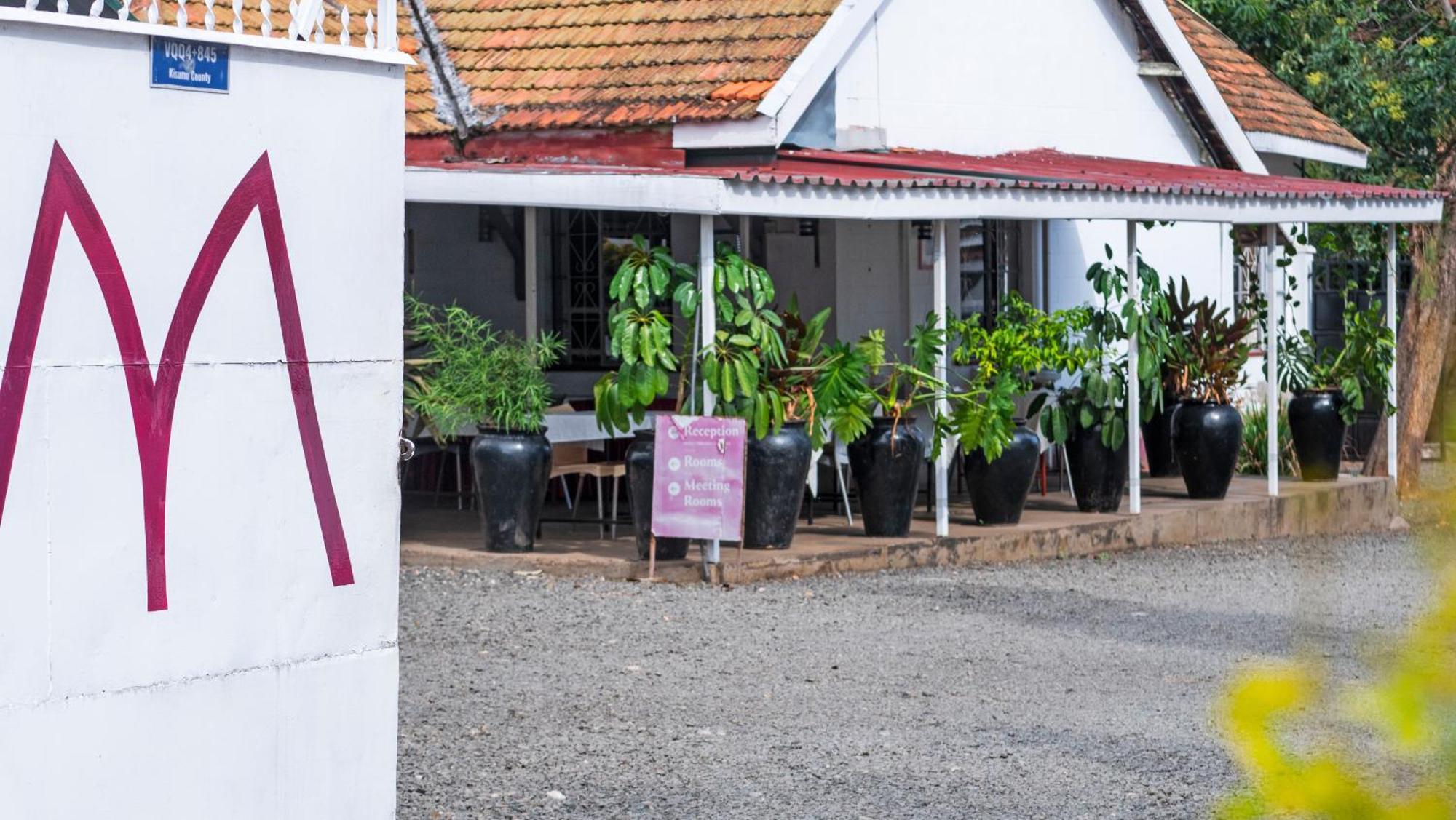 Melvic Hotel Kisumu Buitenkant foto