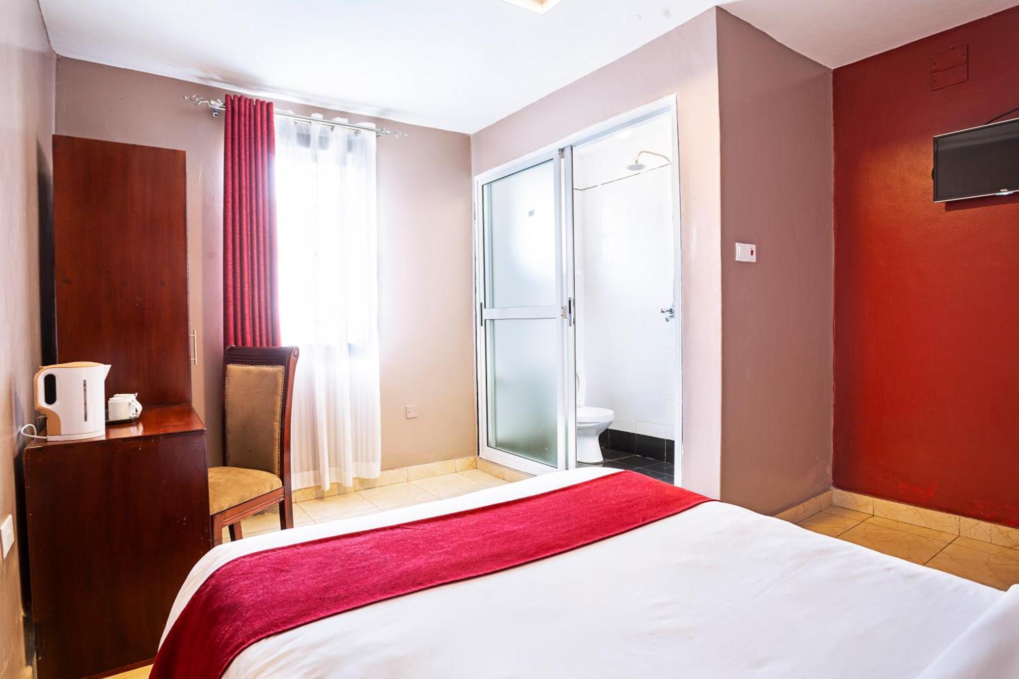 Melvic Hotel Kisumu Buitenkant foto