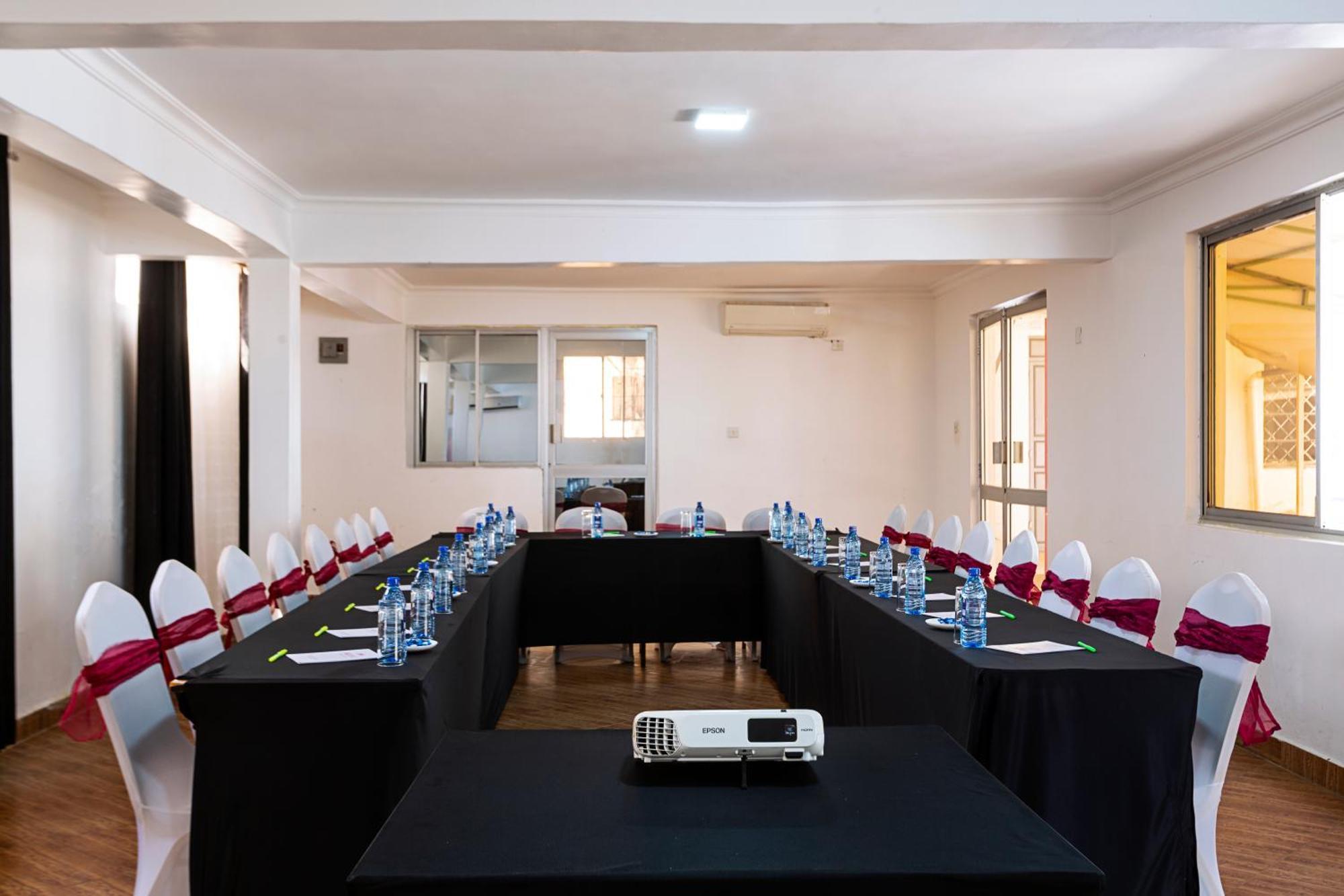 Melvic Hotel Kisumu Buitenkant foto